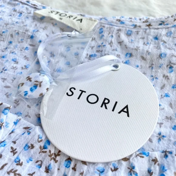 Red Dress Boutique Blue and White Floral Crop Top - Picture 12 of 13